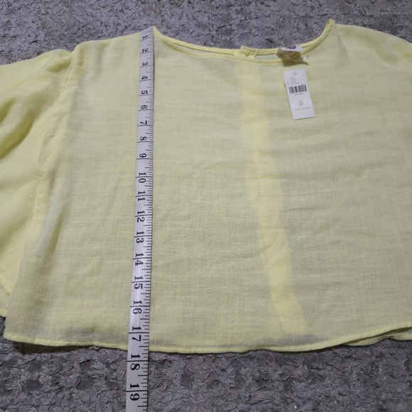 LILKA Anthropologie Soft Yellow Cropped Blouse, Button Back, Viscose Cotton, XS - Picture 7 of 9